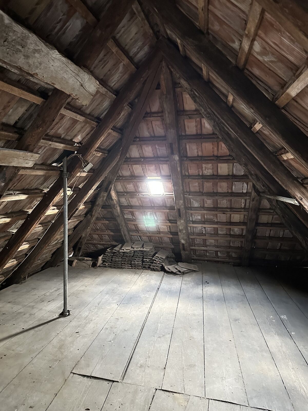 Combles à aménager - Img 1653  002