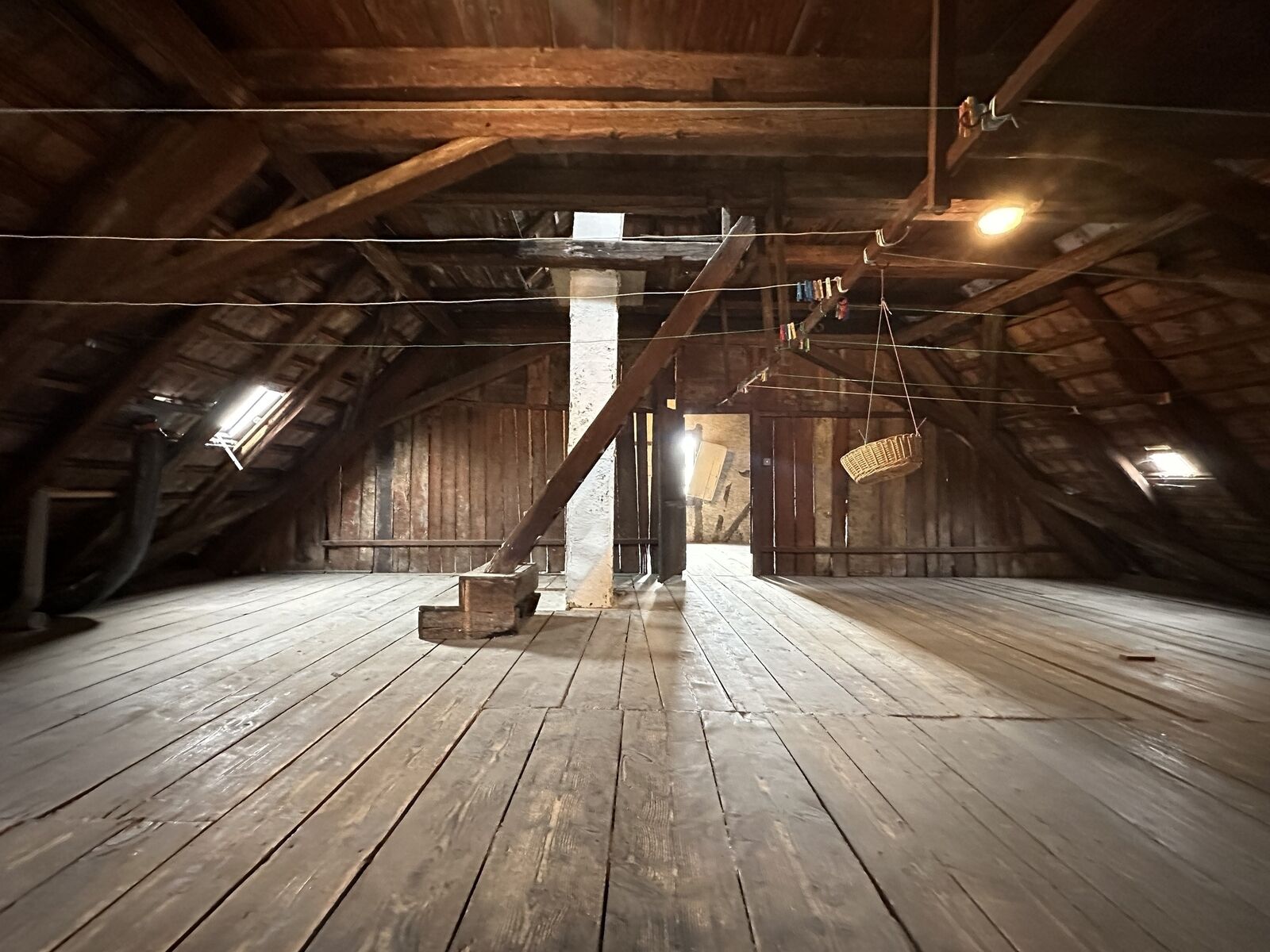 Combles à aménager - Img 5157  002