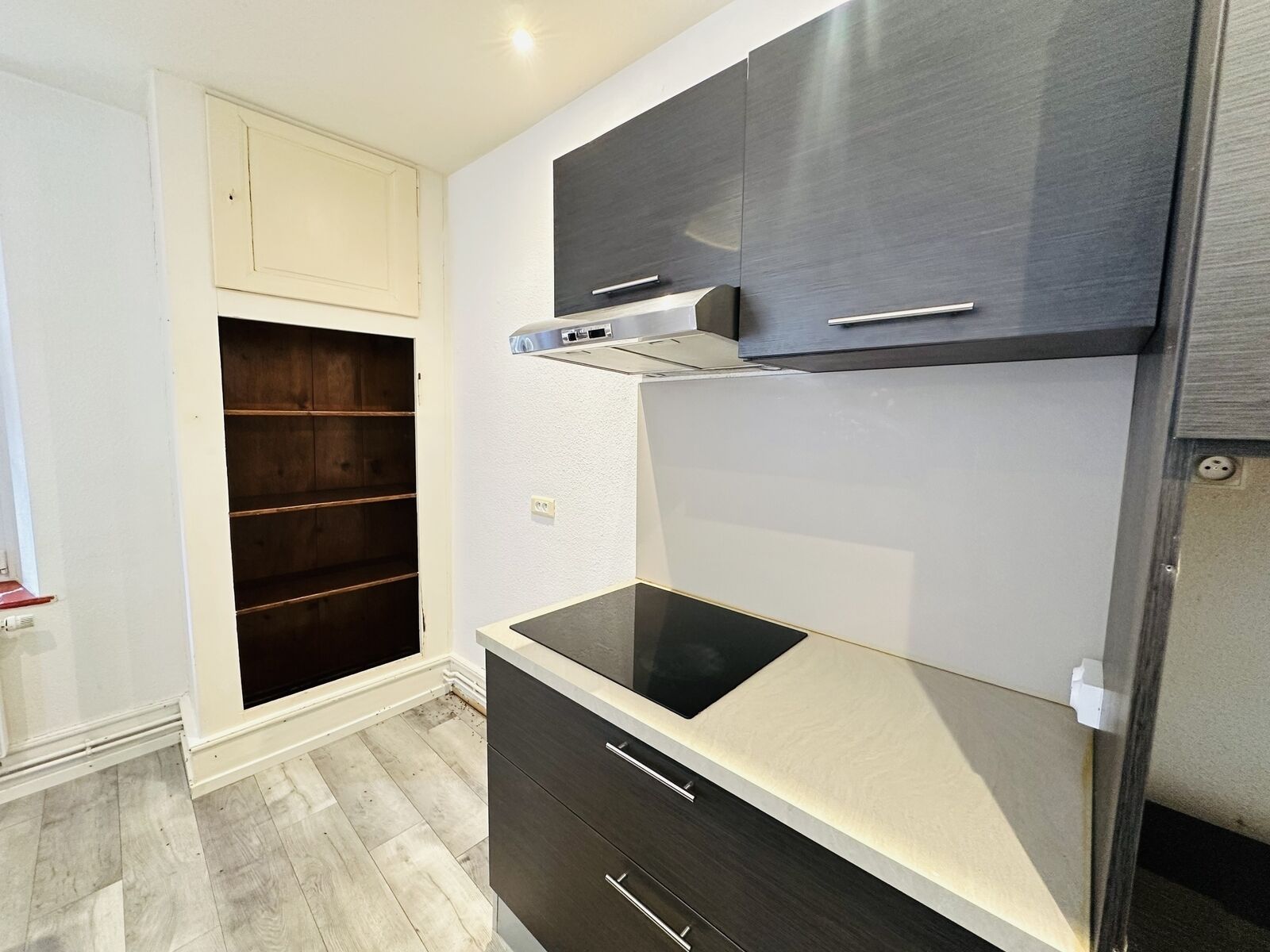 Appartement  avec jardin et parkings - Img 7736  002