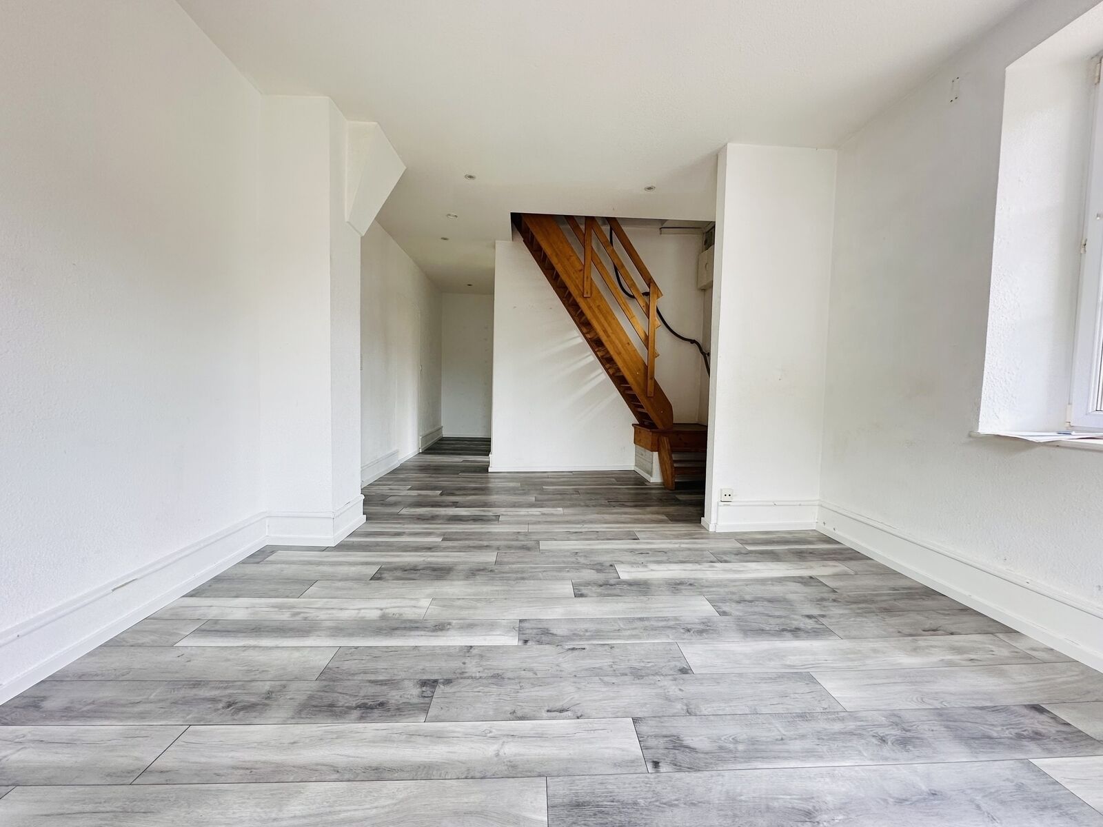 Appartement  avec jardin et parkings - Img 7749  002