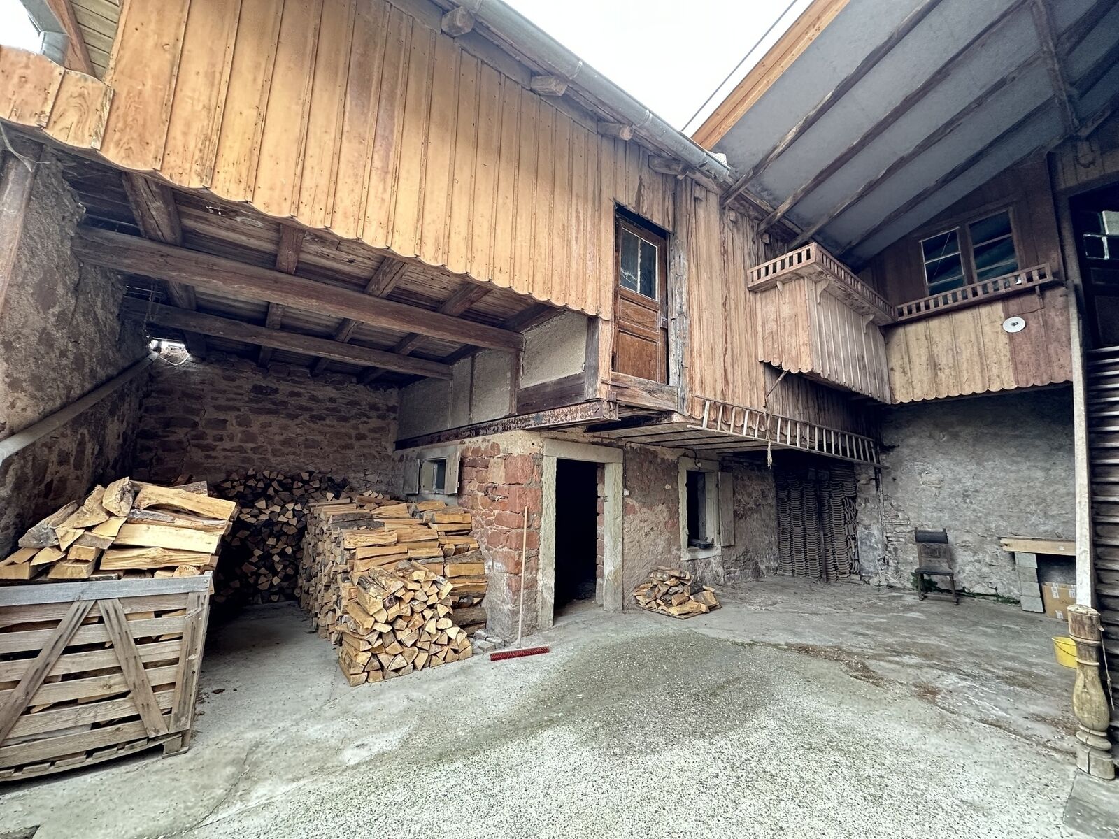 Magnifique maison de village  avec terrasse et grange.  - Img 0782  002