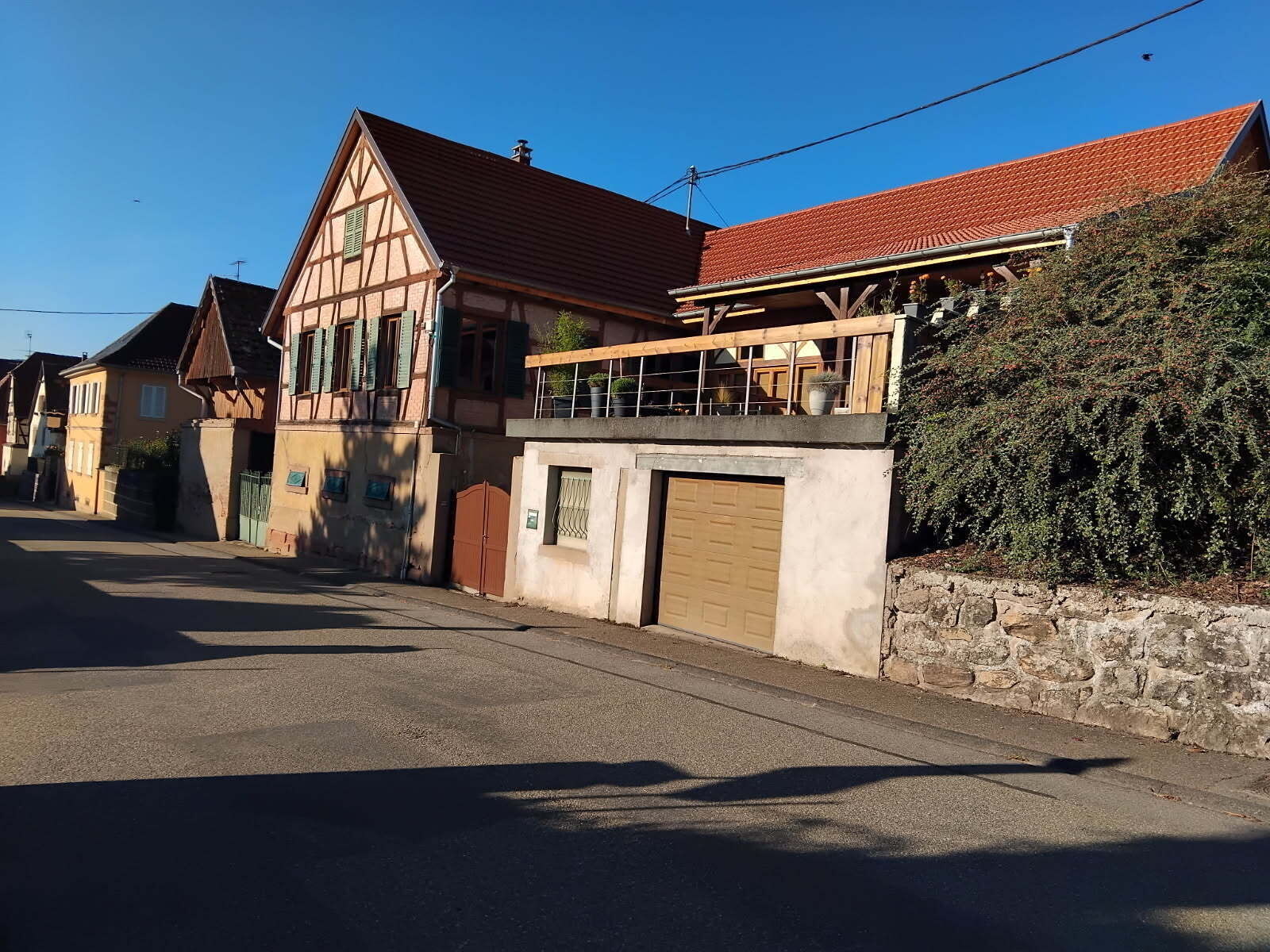 Magnifique maison de village  avec terrasse et grange.  - 8617763359024453549  002