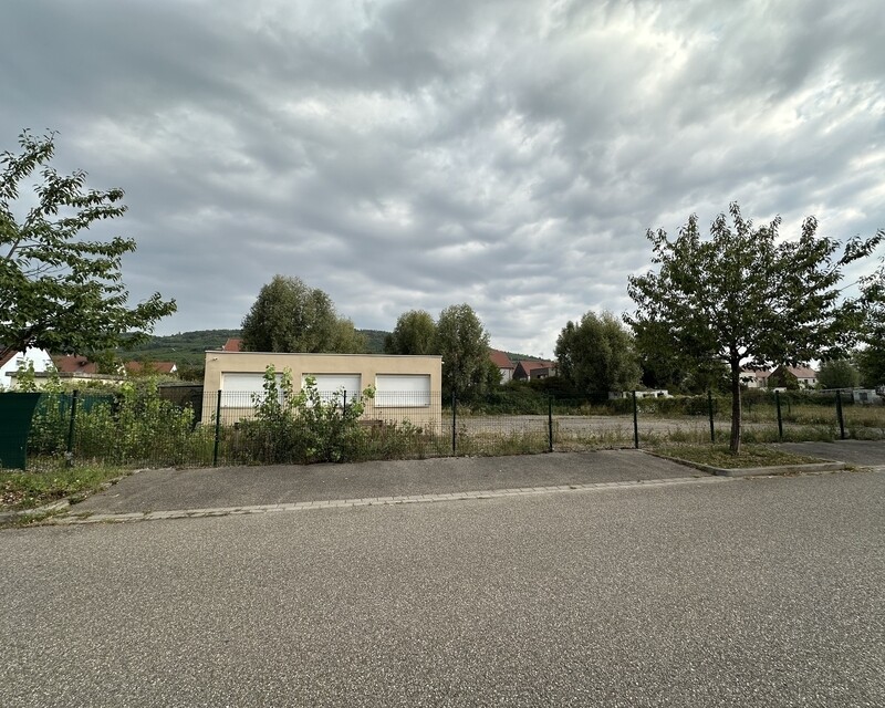 Terrain constructible  en zone artisanale - Img 9837  002 