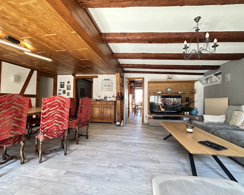 5 pièces de 138 m² avec terrasse et parkings - Img 7671  002 